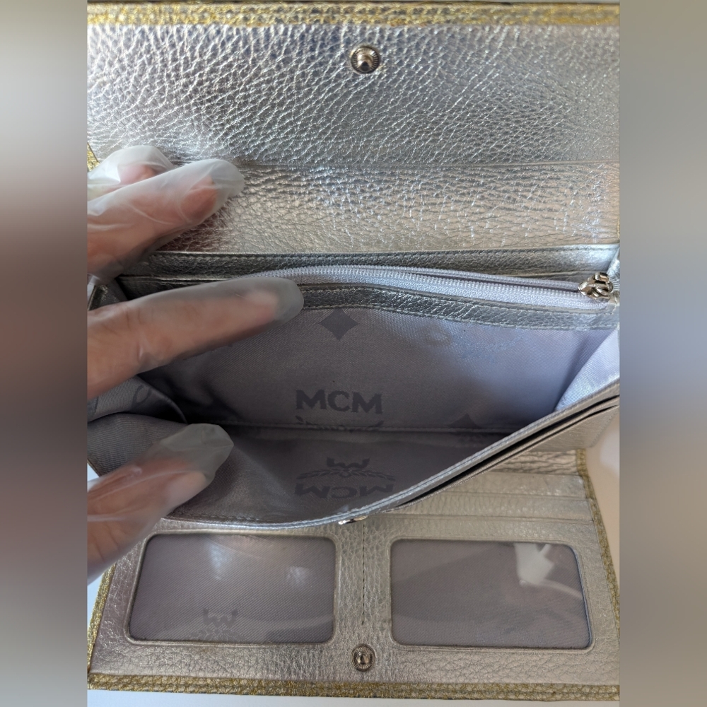 MCM Princess Lion Long Wallet - Picture 9 of 12